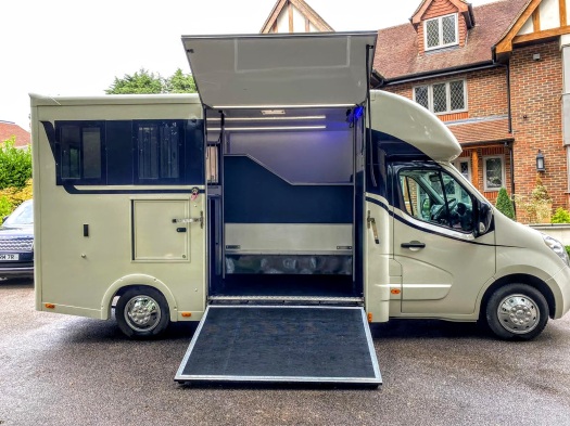 Equihunter Aspire 3.5 Tonne Two Stall Horsebox For Sale at £35,999 with no VAT