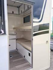 Equihunter Encore 45 with Bunk Beds and Side Door Access
